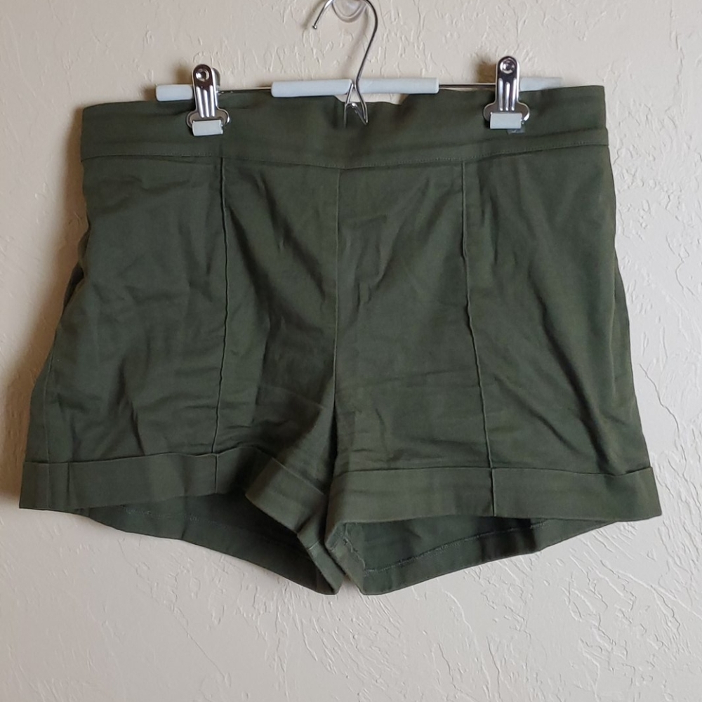 **Host Pick** Laura Byrnes Shorts